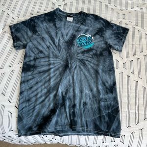 Santa Cruz size small t shirt